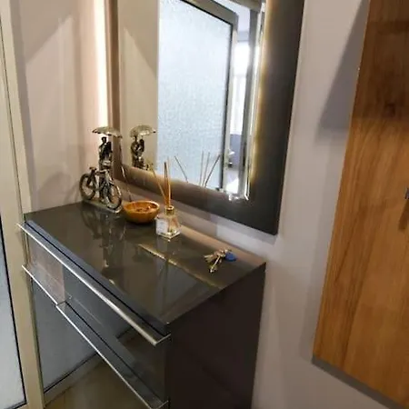 Inb Iconic Spot * Sofía