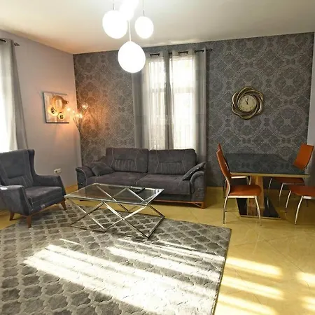 Inb Iconic Spot Sofía