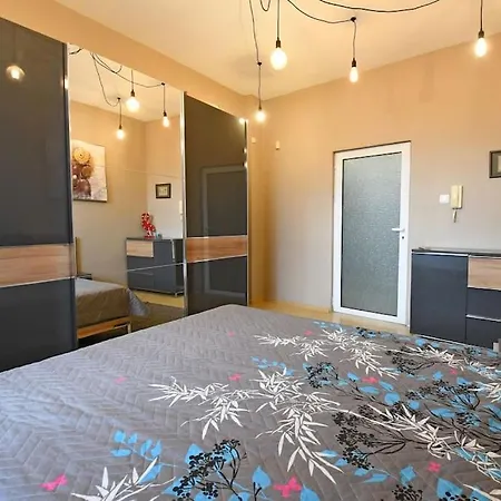 Inb Iconic Spot * 索菲亞